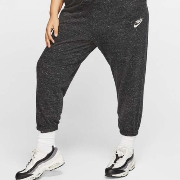 plus size nike capris